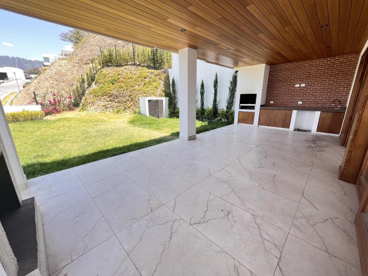 Casa Venta 5 Dorm. Urbanizacion Cumbaya Nayon — imagen 9