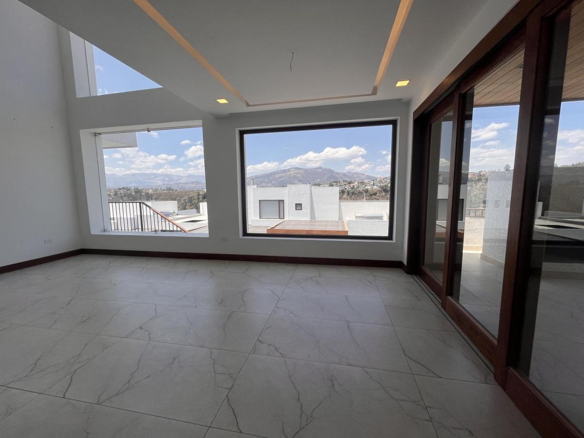 Casa Venta 5 Dorm. Urbanizacion Cumbaya Nayon — imagen 8