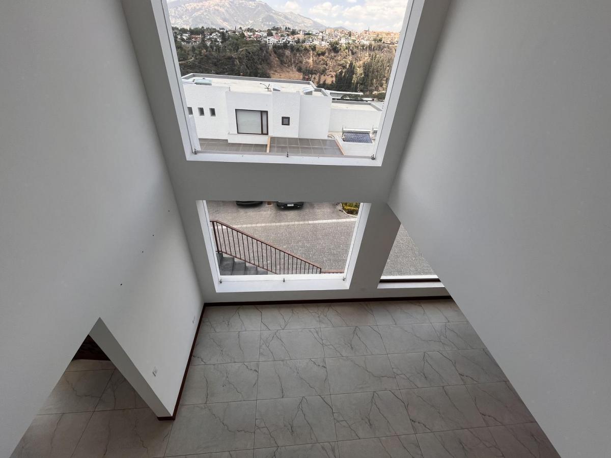 Casa Venta 5 Dorm. Urbanizacion Cumbaya Nayon — imagen 7