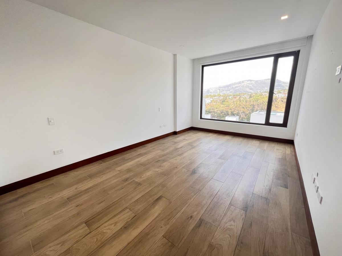 Casa Venta 5 Dorm. Urbanizacion Cumbaya Nayon — imagen 4