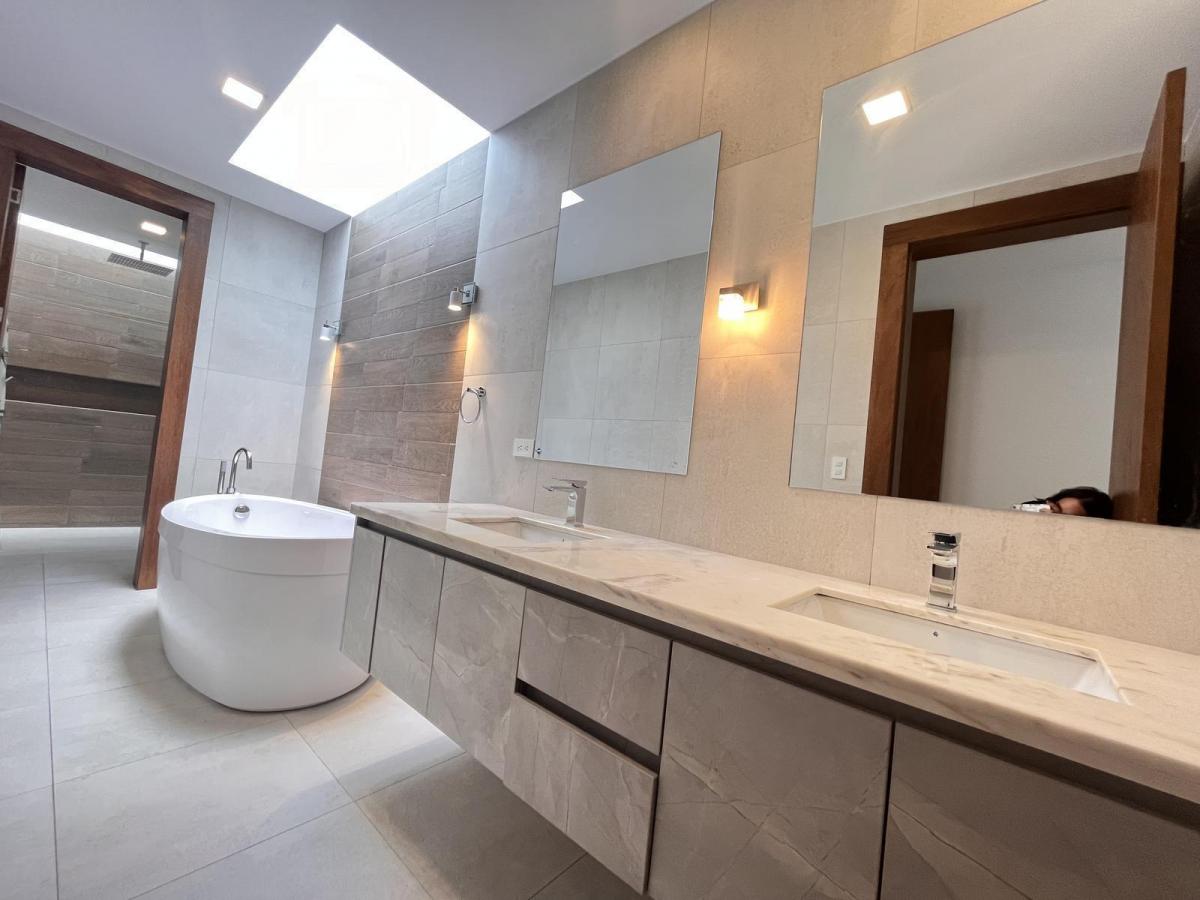 Casa Venta 5 Dorm. Urbanizacion Cumbaya Nayon — imagen 3