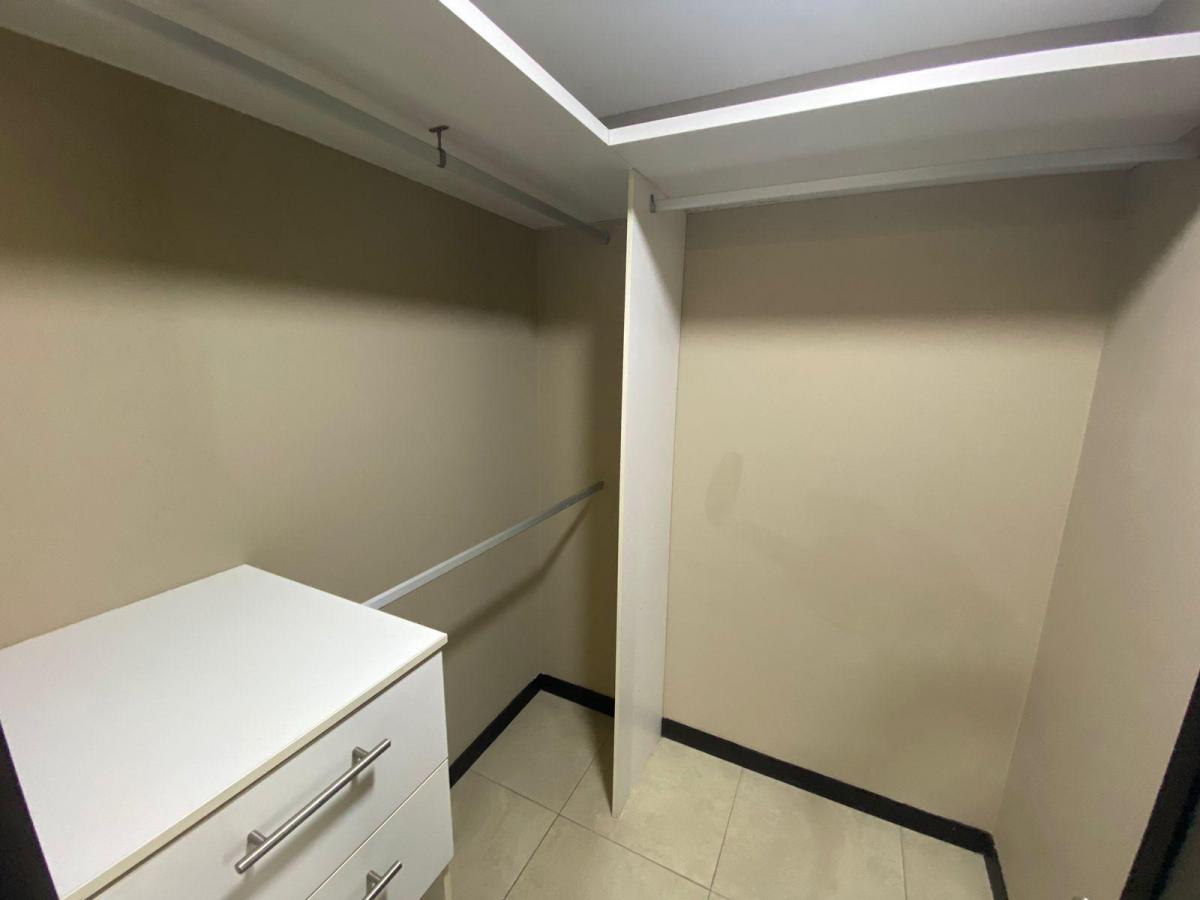 Departamento en Venta y Renta Esquinera en Torre Bellini, Puerto Santa Ana, Guayas — imagen 6