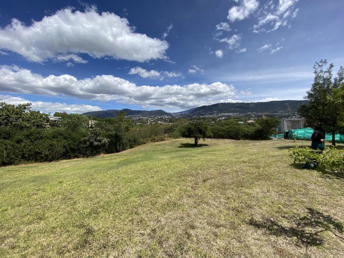 Venta de Terrenos de 1087 m² en La Urbanización La Quinta, Cumbayá — imagen 3