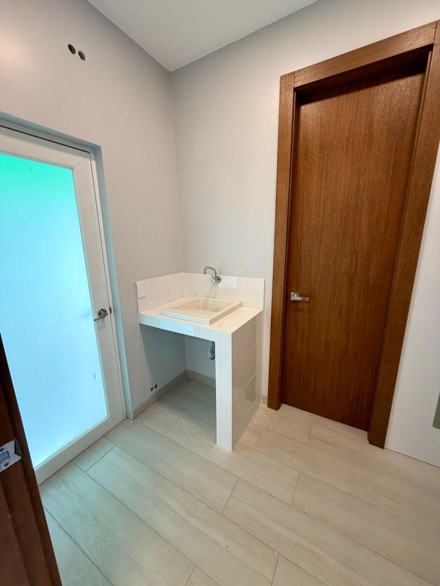 Por Estrenar Elegante y Confortable Casa de 3 Habitaciones, Guayas — imagen 7