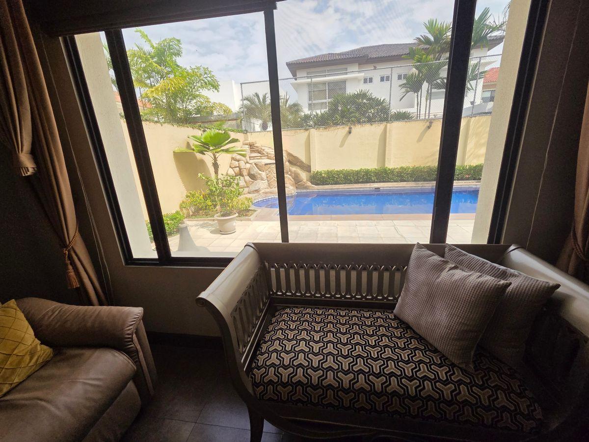 Entrelagos Casa de 408 m² con 5 Dorm., un Dormitorio en Planta Baja, y Piscina, Guayas — imagen 7