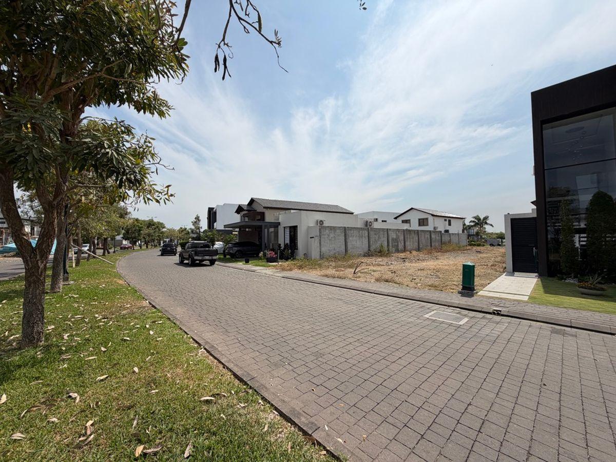 En Venta Terreno de 254,91 m² en Isla Celeste Etapa Estribor - Samborondon L. Torres, Guayas — imagen 3