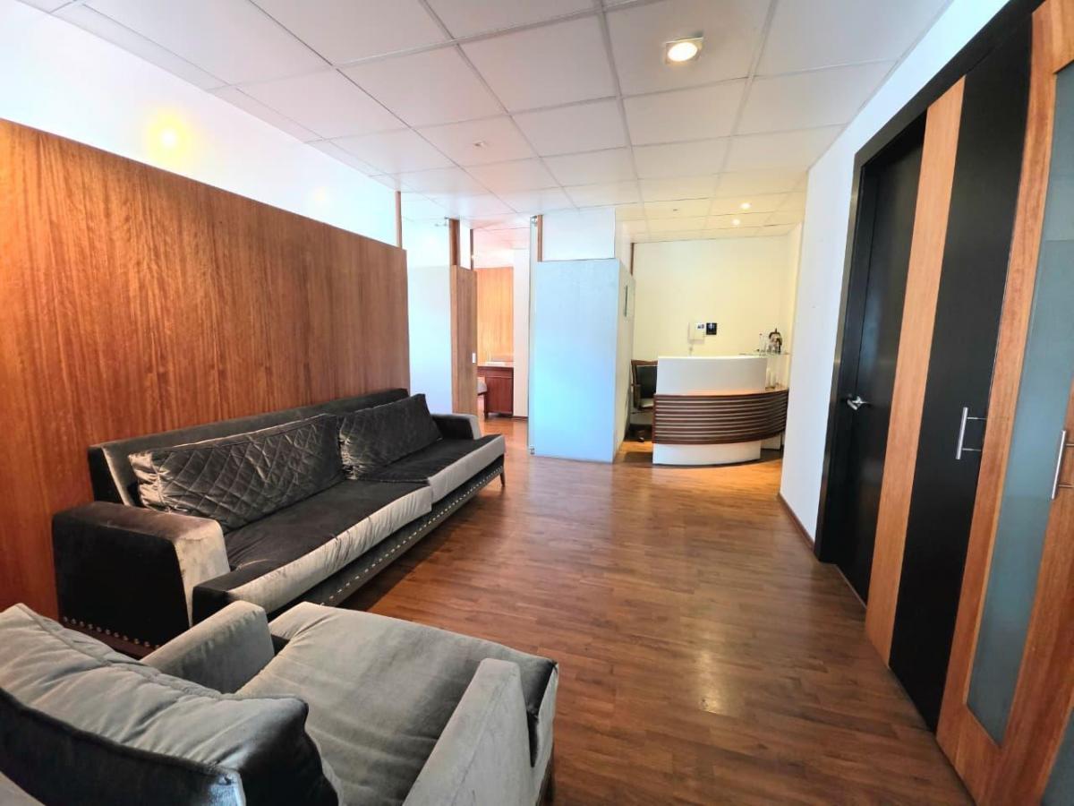 Oportunidad: Oficina Amoblada de 114 m² con 2 Parqueaderos — imagen 10