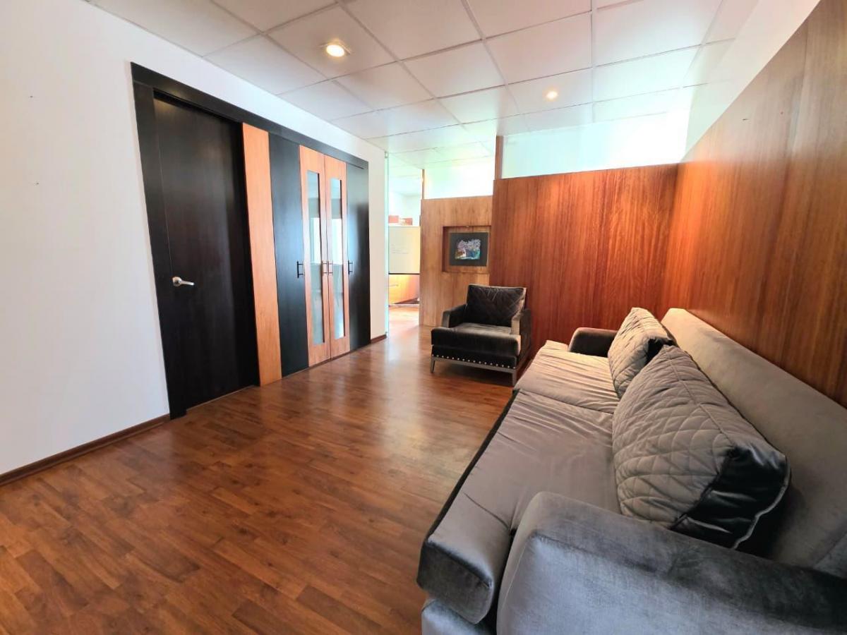 Oportunidad: Oficina Amoblada de 114 m² con 2 Parqueaderos — imagen 9