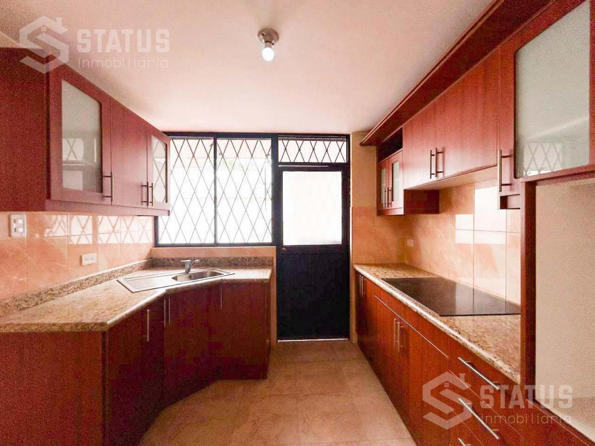 Venta de Casa con Terraza en Sangolquí Cerca Estadio de Inchalillo — imagen 9