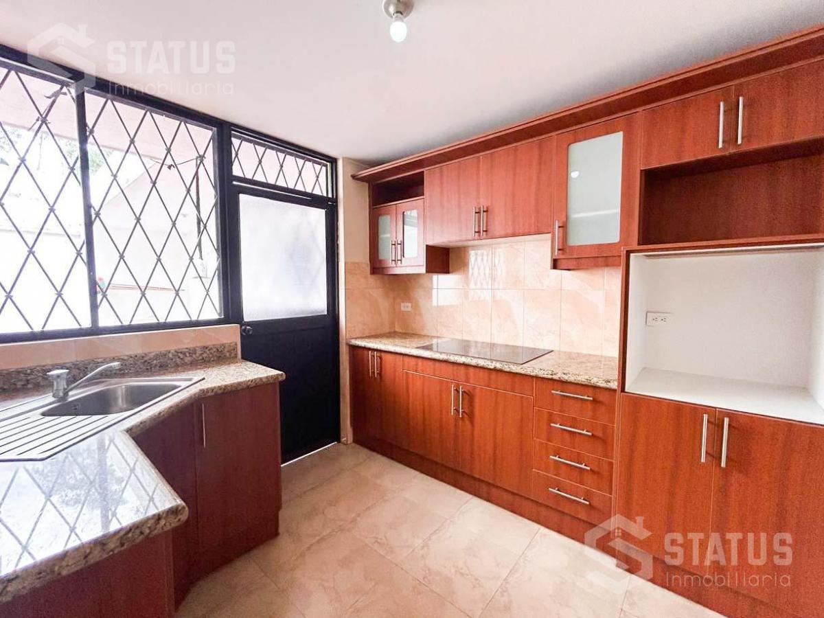 Venta de Casa con Terraza en Sangolquí Cerca Estadio de Inchalillo — imagen 7