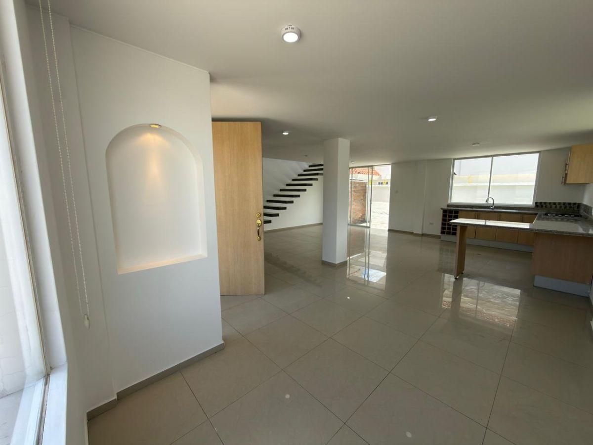 Casa en Venta en Cashapamba Urbanizacion Provada San Ignacio: 2 Habitaciones 105.000 — imagen 9