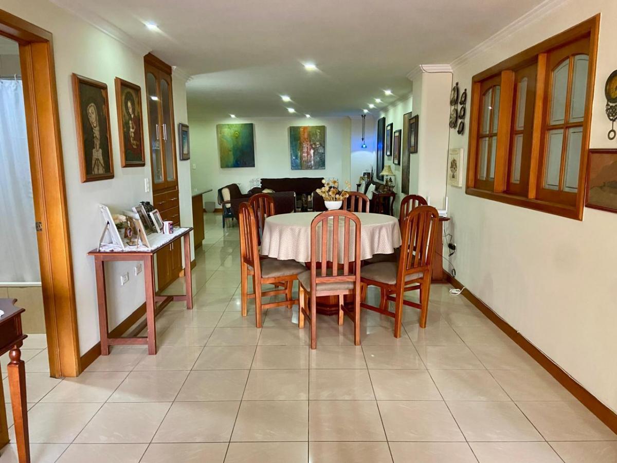 Departamento en Venta, 3 Habitaciones. Zona Rosa, Azuay — imagen 6