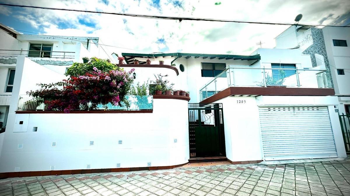 Casa Norte de Quito Urbanización Camino de Los Eucaliptos, Sector Carretas — imagen 10