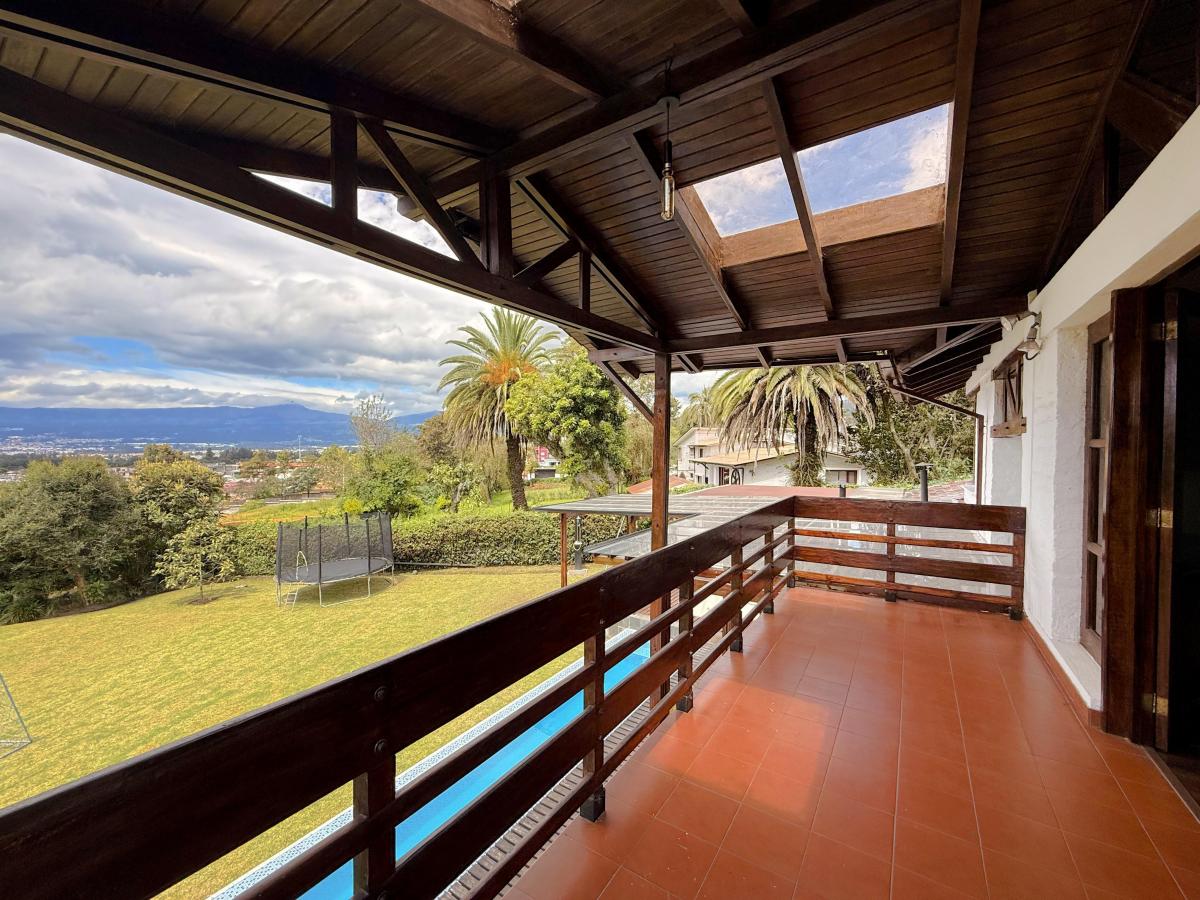 Casa en Venta con Piscina Los Chillos Ontaneda Urbanización Privada — imagen 6