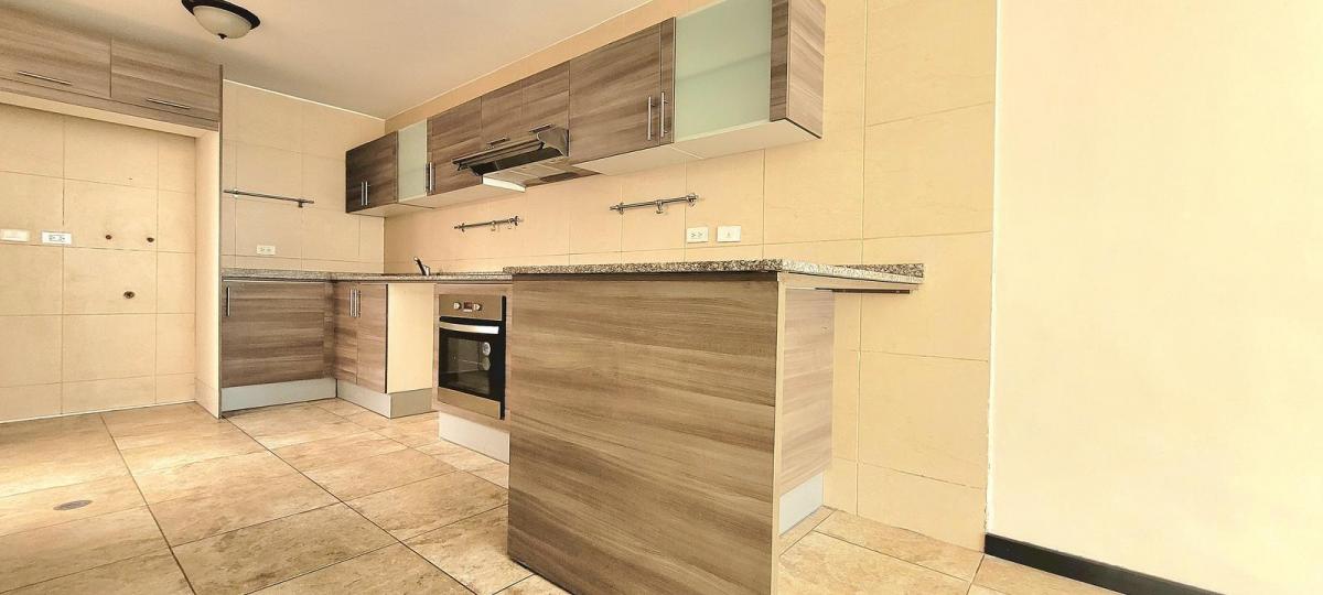 Casa en Venta Tumbaco con 4 Dorm. — imagen 3