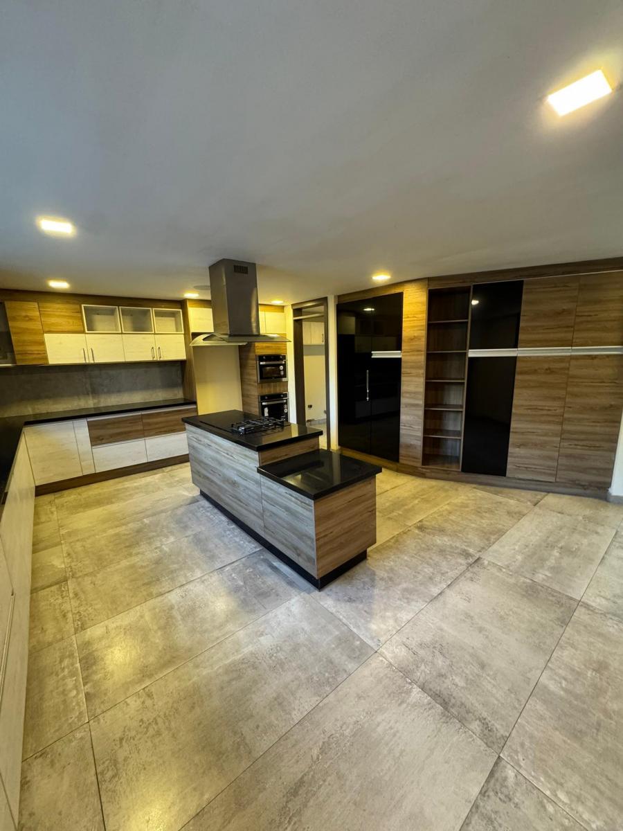 Venta Casa 4 Dormitoros Guapulo Norte de Quito — imagen 4