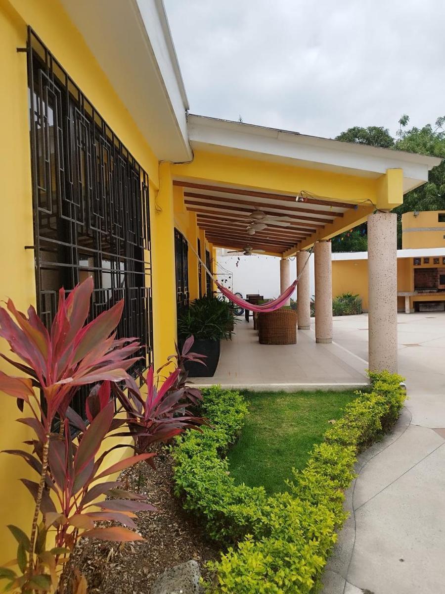 Casa en Venta en Los Ceibos con Piscina, Amplias Áreas Sociales y Suite Independiente, Guayas — imagen 7