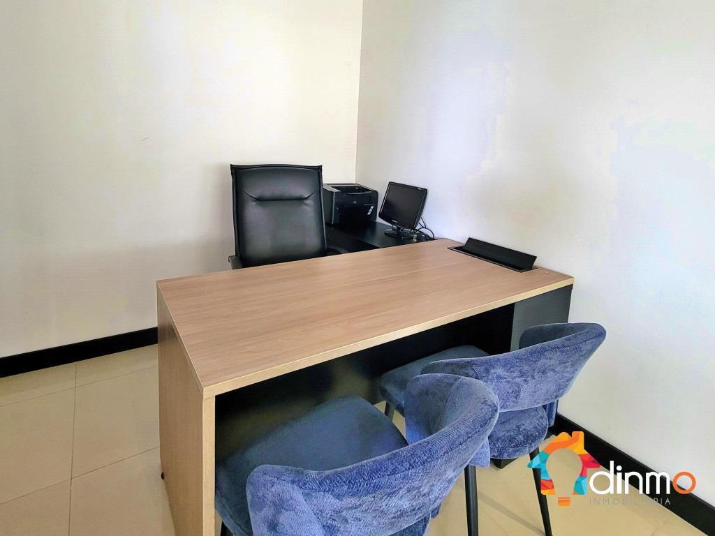 Vendo Oficina Esquinera Quito La Carolina / Vista de Lujo — imagen 6