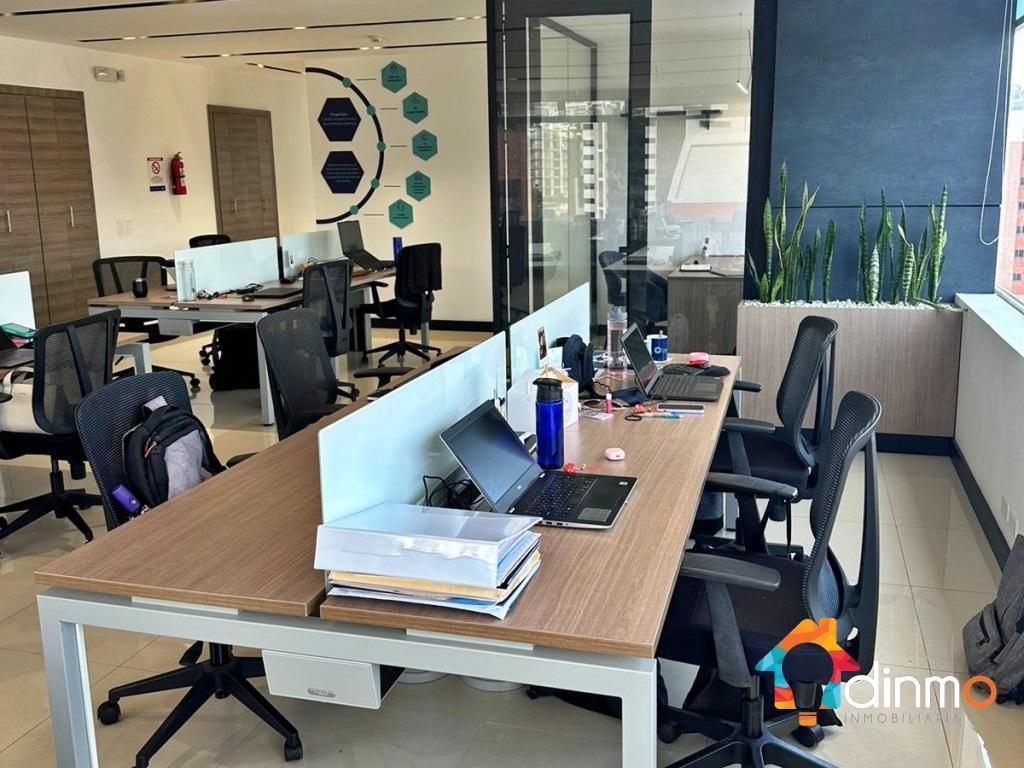 Vendo Oficina Esquinera Quito La Carolina / Vista de Lujo — imagen 4