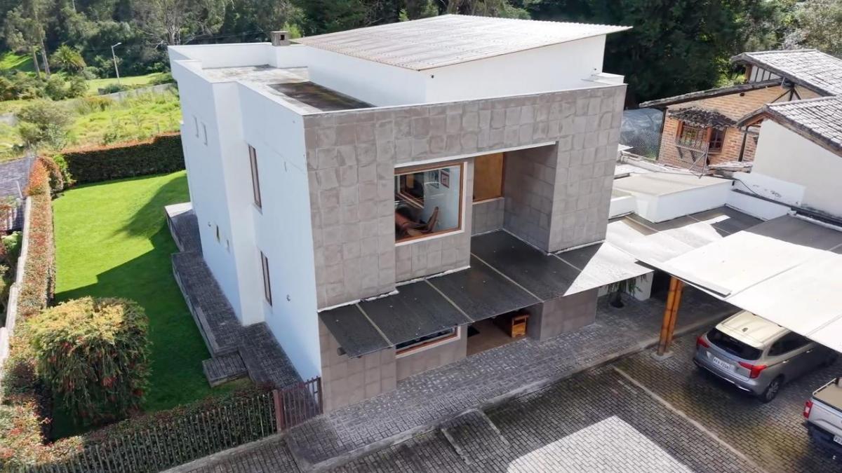 Venta Casa Exclusiva Dos Plantas Dentro de Urb Privada Los Chillos — imagen 10