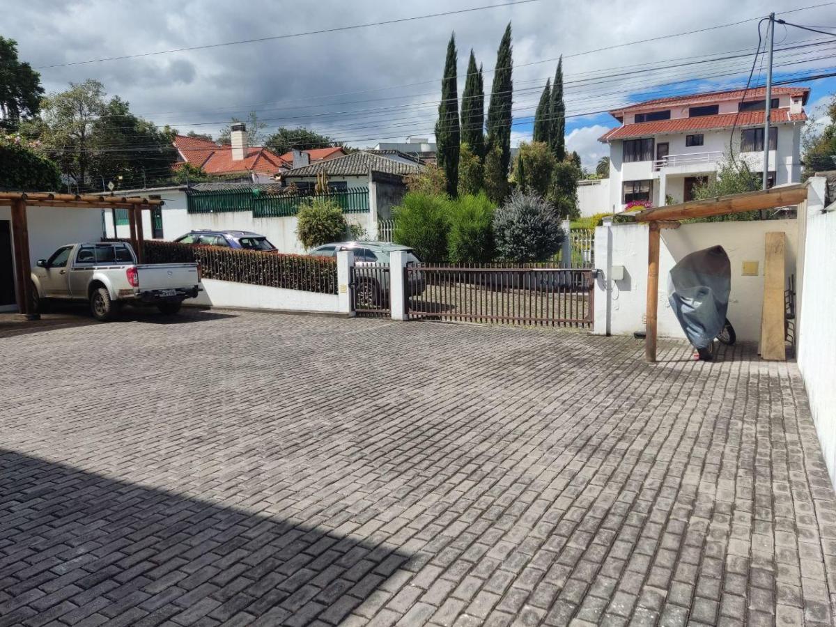 Venta Casa Exclusiva Dos Plantas Dentro de Urb Privada Los Chillos — imagen 6