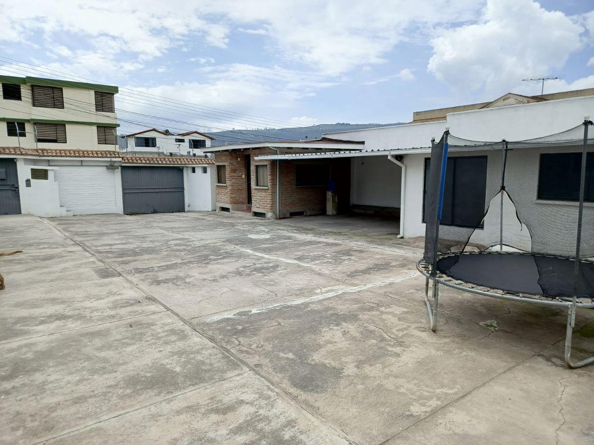 Vendo Casa con Elegante Estilo Rustico en Urb Shyris San Antonio de Pichincha — imagen 4