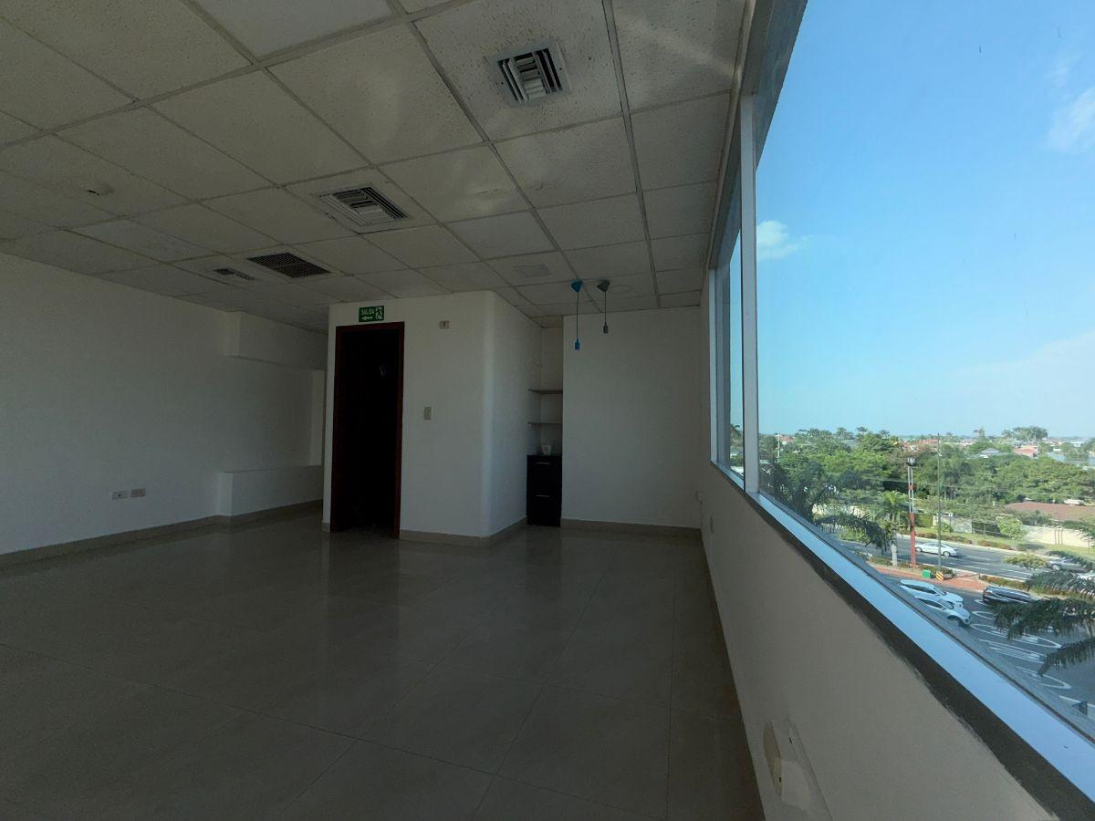 Oficina en Venta de 35 m² con Parqueo y Bodega en Samborondón Plaza - L. Torres, Guayas — imagen 7