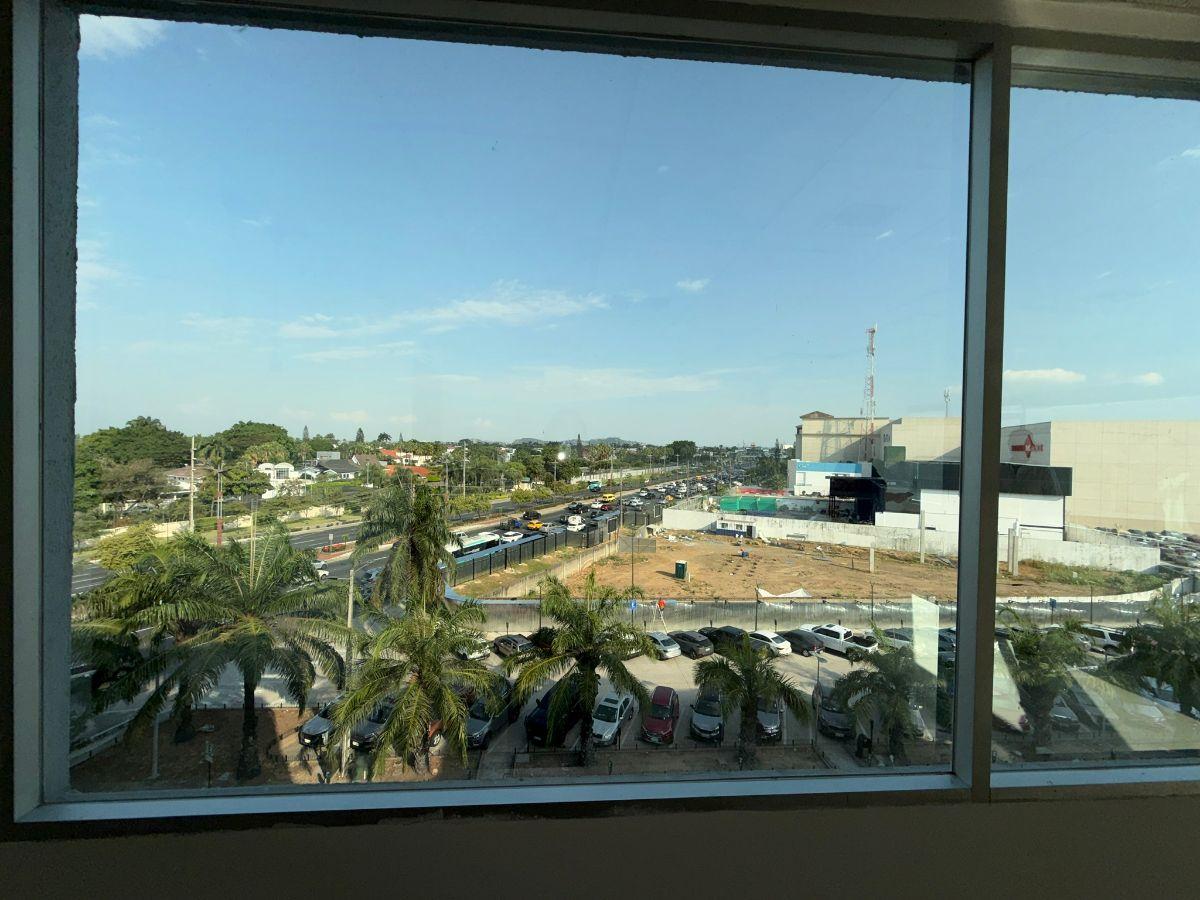 Oficina en Venta de 35 m² con Parqueo y Bodega en Samborondón Plaza - L. Torres, Guayas — imagen 6