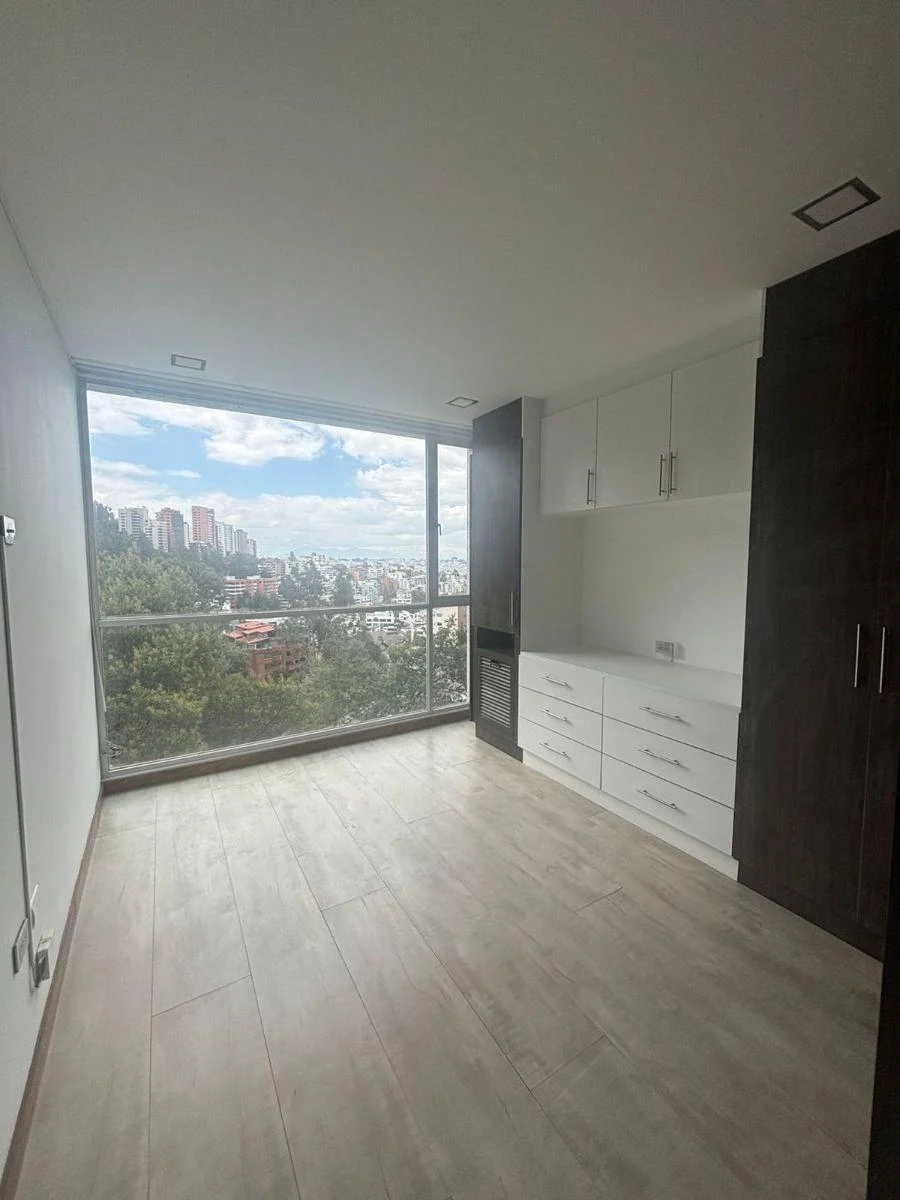 Amplio Departamento en Venta – Sector Mariana de Jesús — imagen 8