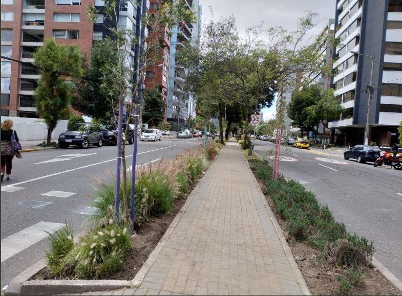 Constructores! Terreno con Vista Ideal Para Edificio González Suarez — imagen 4