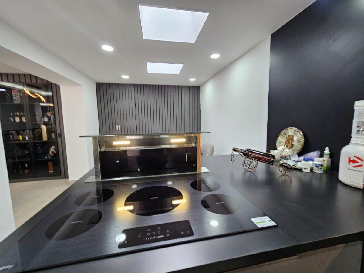 Espectacular Casa de 4 Dorm. con Gran Terraza Bbq | Cumbayá — imagen 6
