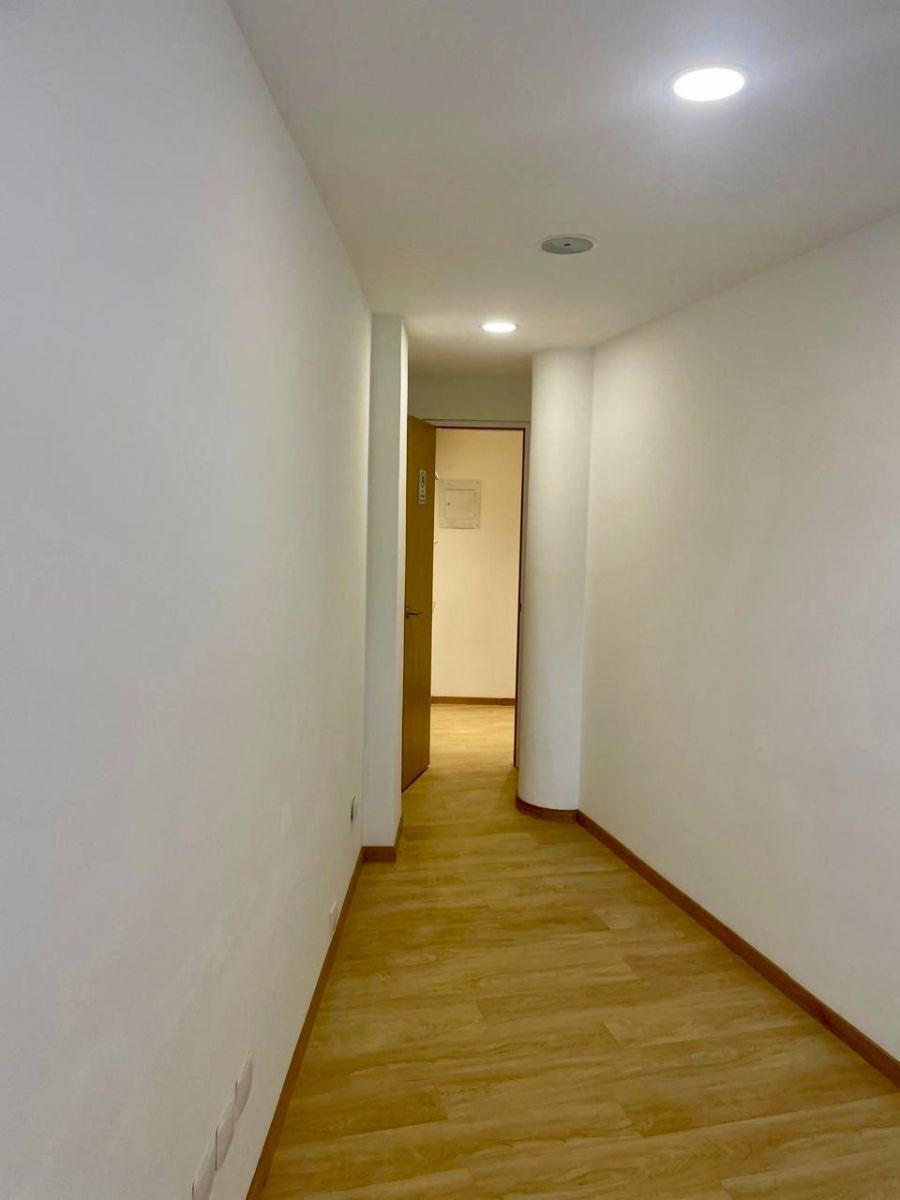 Oficina de Venta o Renta en Centro de Negocios Cumbayá en Av Oswaldo Guayasamin — imagen 9