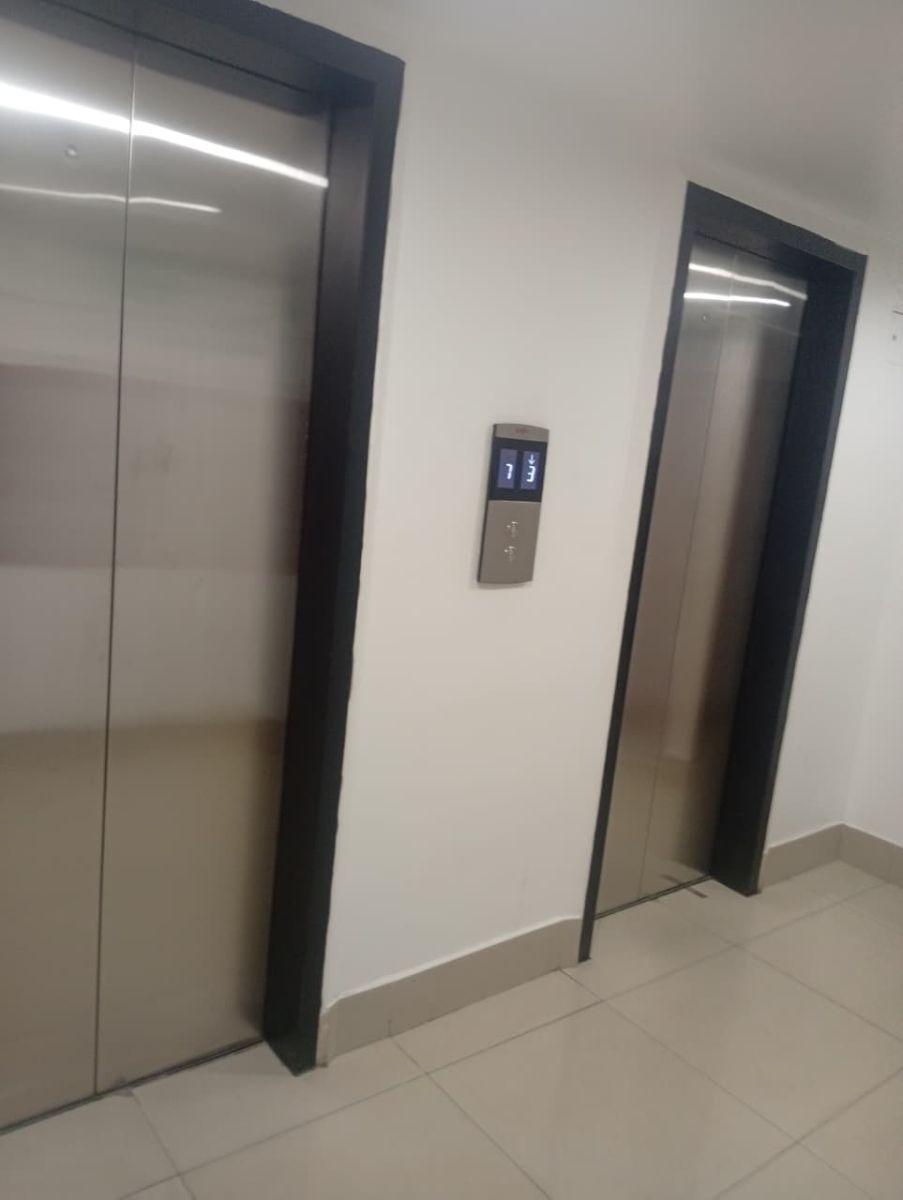 Oficina Comercial de 200 m² en Venta en Iñaquito — imagen 10