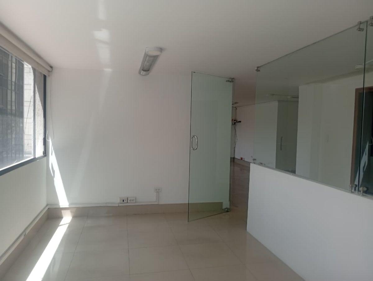 Oficina Comercial de 200 m² en Venta en Iñaquito — imagen 8
