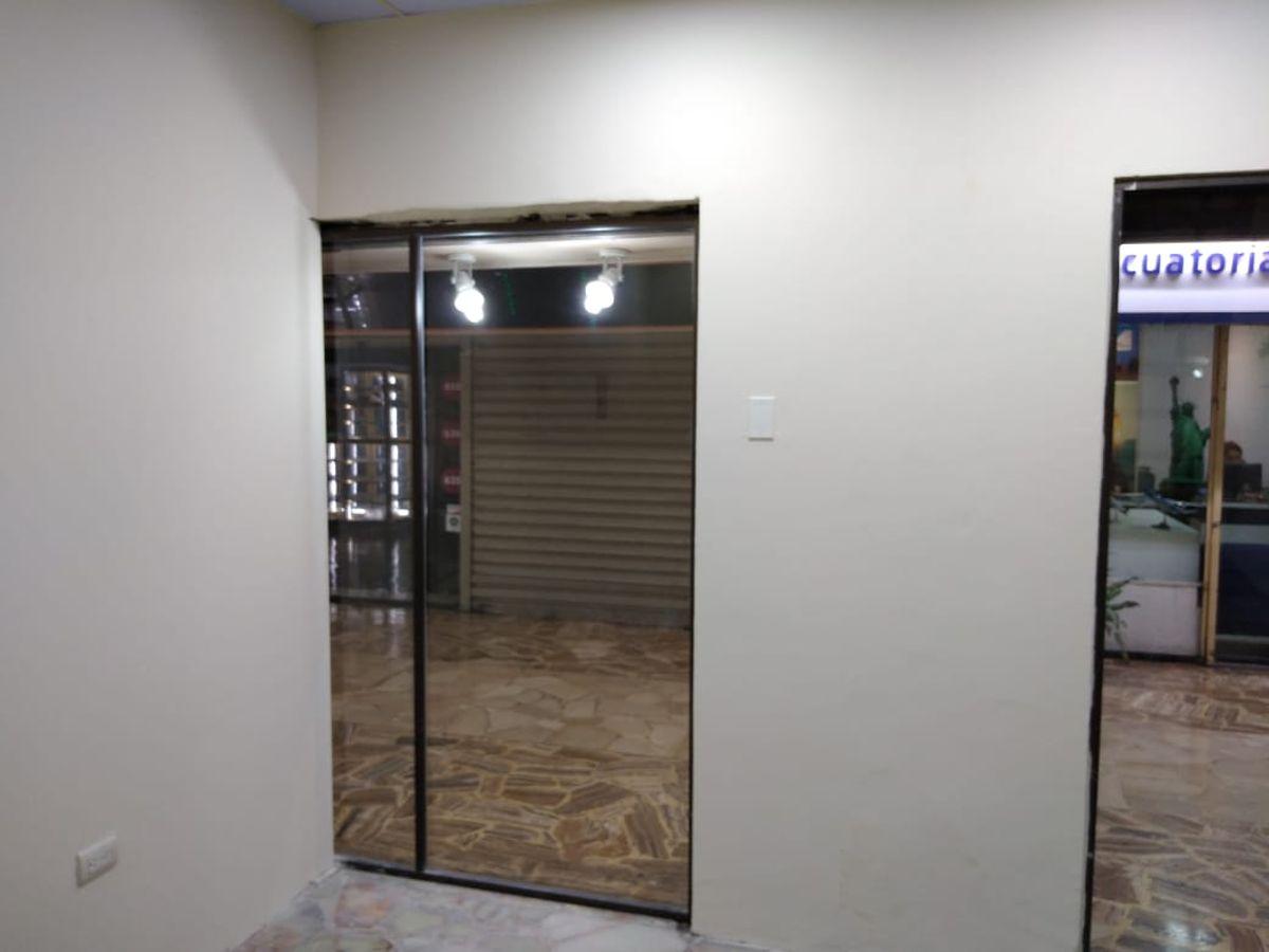 Venta Local Comercial Pb de 79 m² Av 9 de Octubre, Guayas — imagen 3
