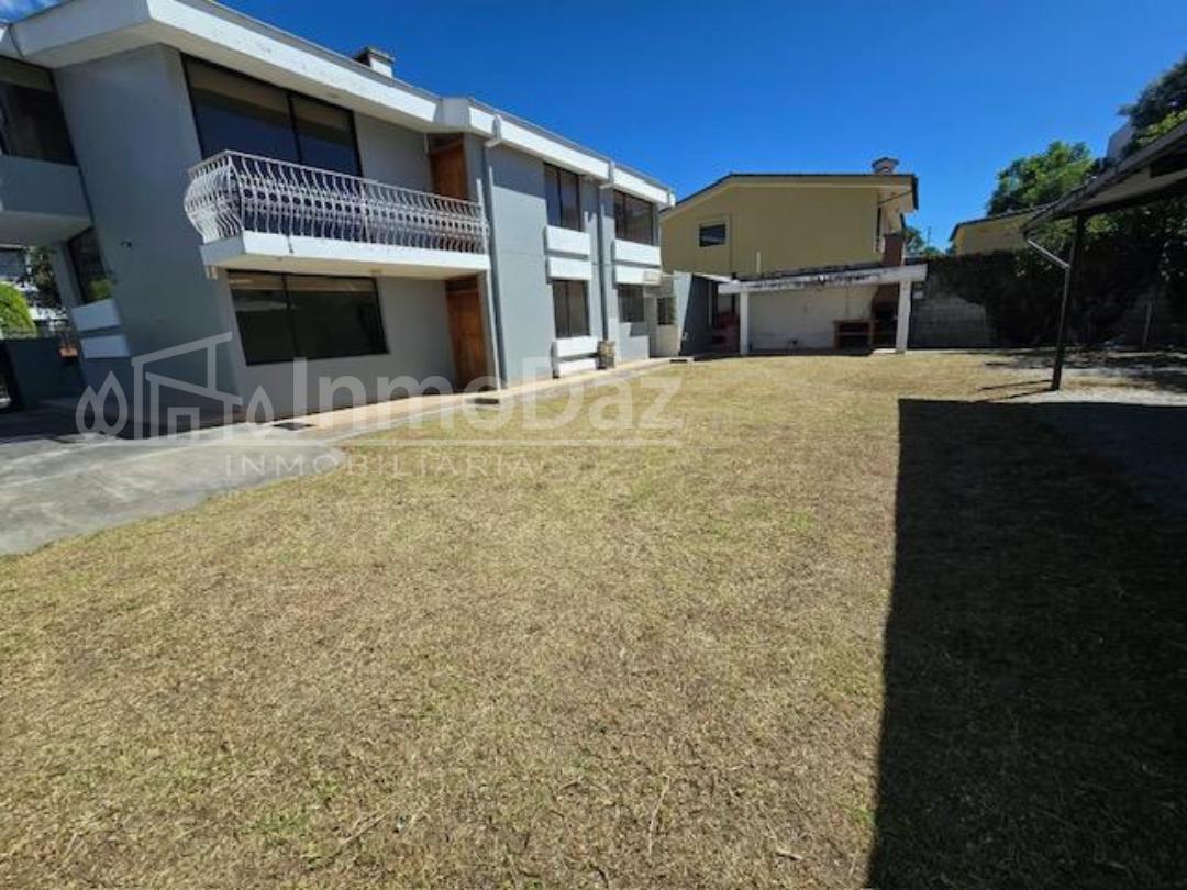Vendo Casa en Cumbayá Sector del Reservorio (Jacaranda) — imagen 3