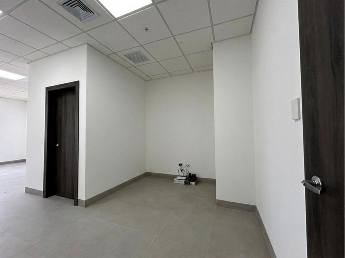 Consultorio Médico en Venta – Torre Médica Semedic La Aurora Andsa, Guayas — imagen 4