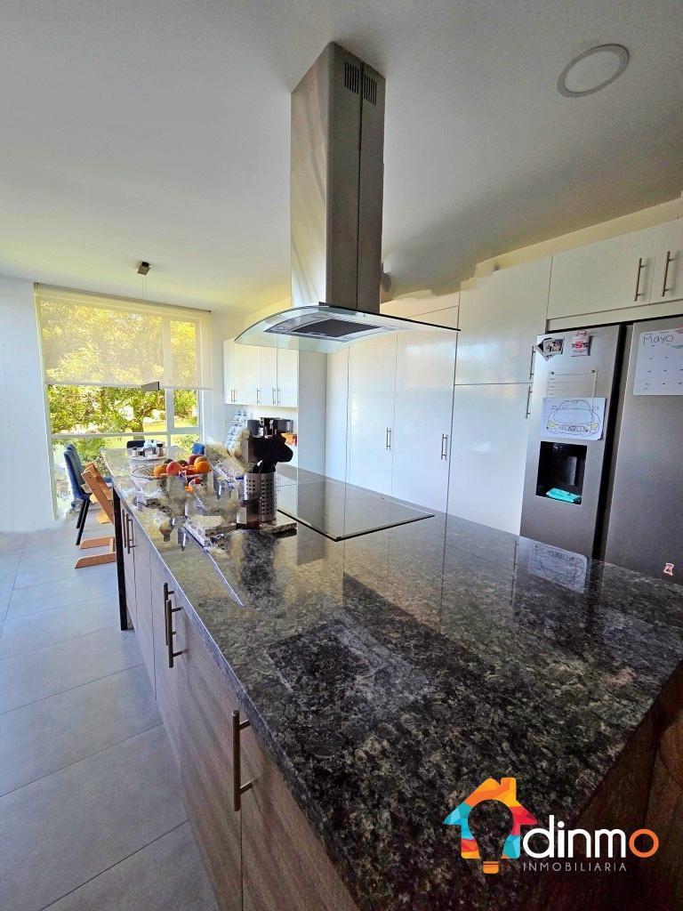 Departamento en Planta Baja con Jardin Venta Cumbaya — imagen 7