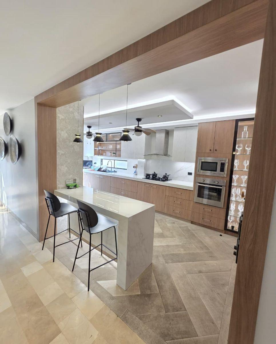 Ciudad Celeste - Residencia Remodelada en Venta - Samborondon, Guayas — imagen 4
