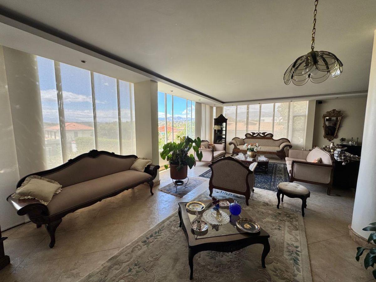En Venta Casa de 329 m² con 3 Dorm. en Cumbayá — imagen 10