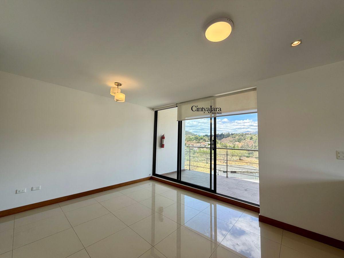 Suite de Venta en Cumbayá, con Vista y Terraza — imagen 10