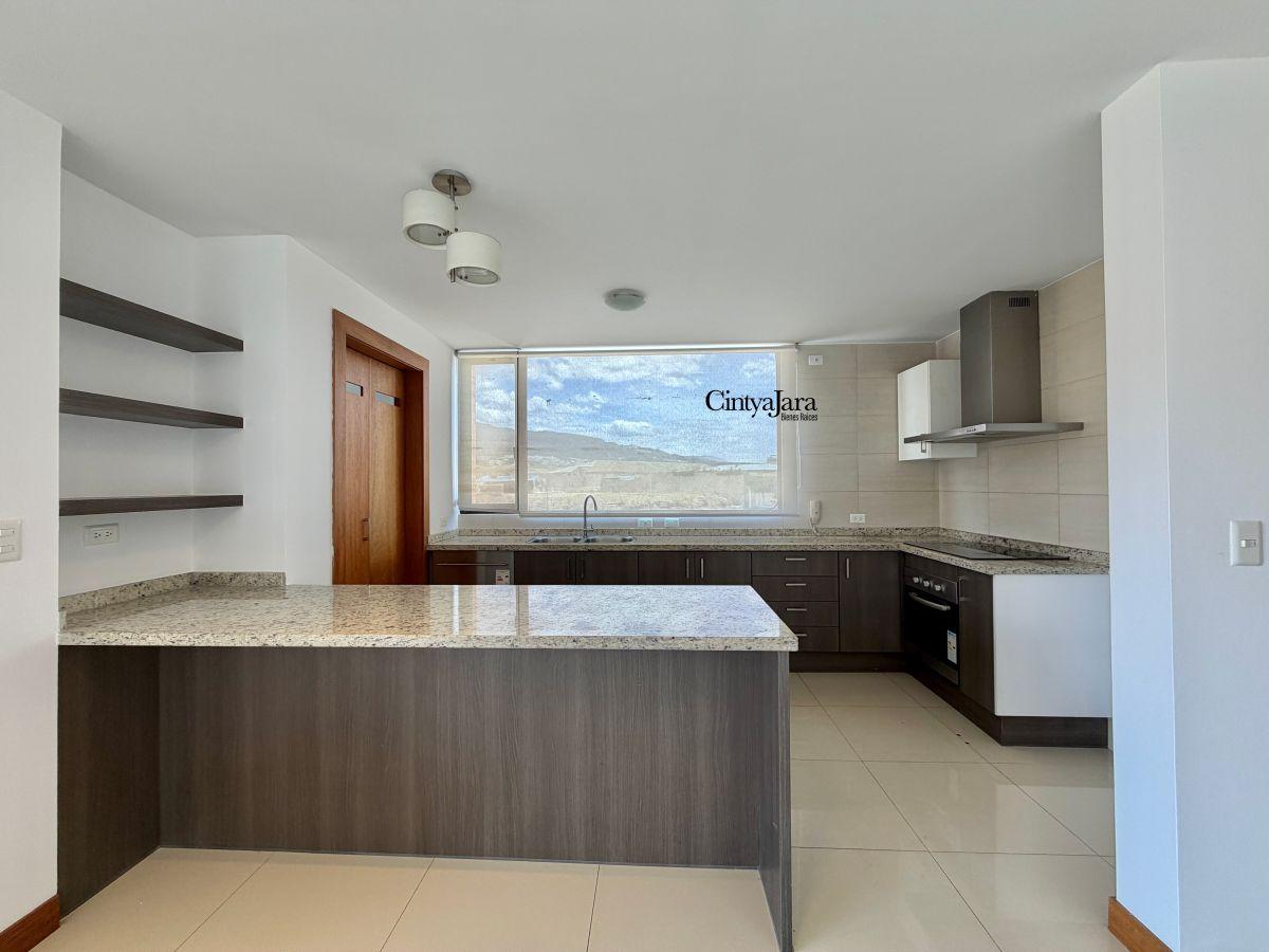 Suite de Venta en Cumbayá, con Vista y Terraza — imagen 9
