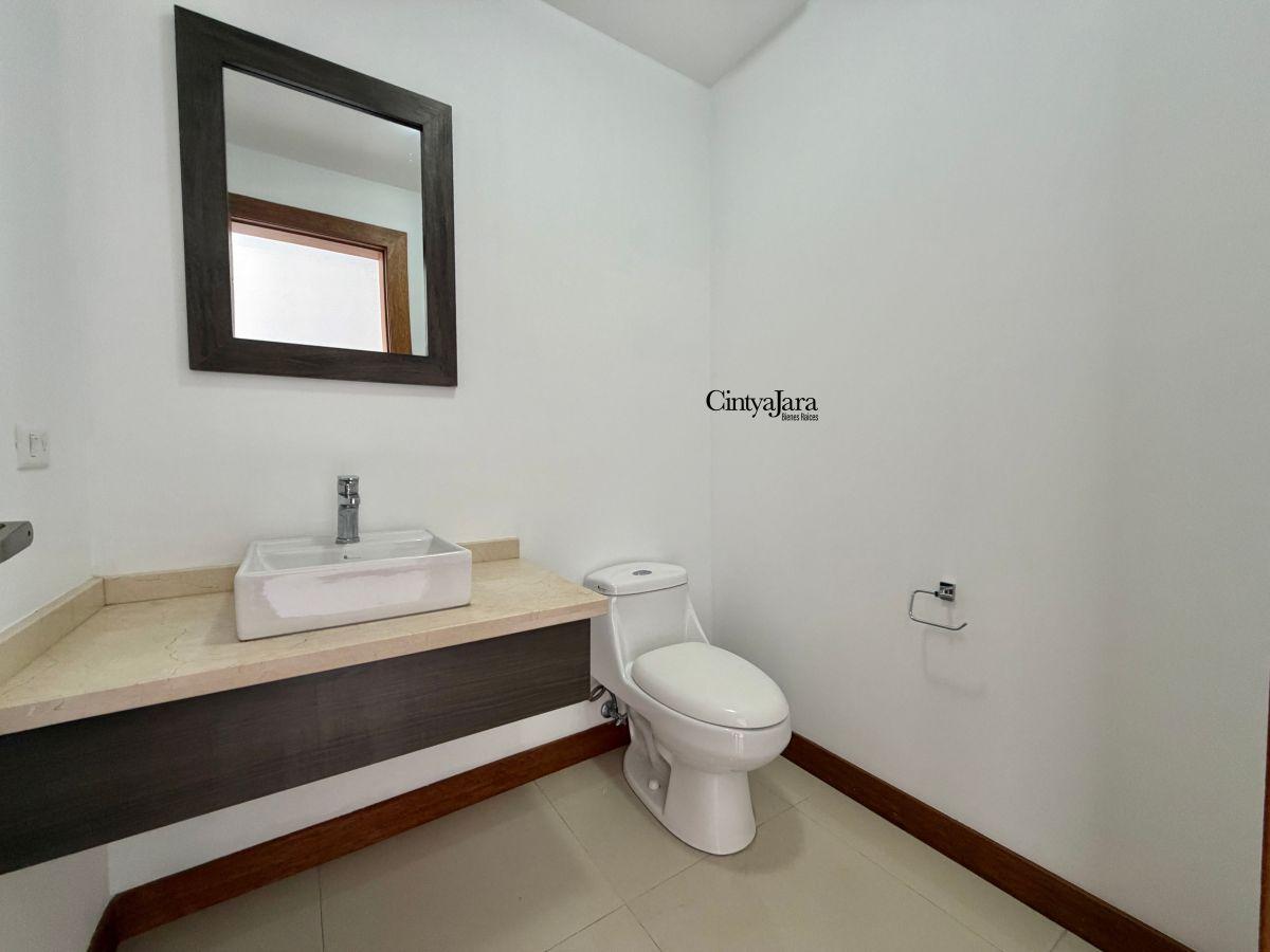 Suite de Venta en Cumbayá, con Vista y Terraza — imagen 7