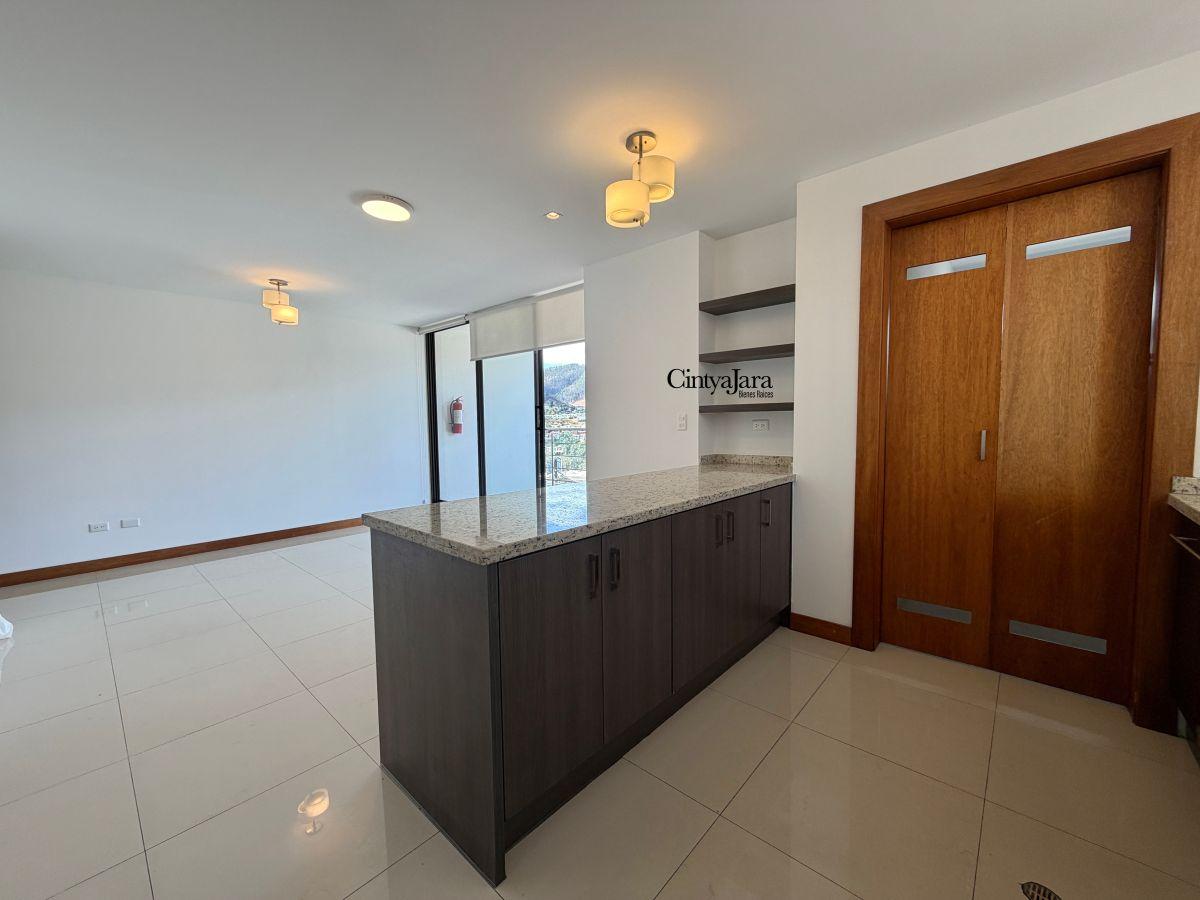 Suite de Venta en Cumbayá, con Vista y Terraza — imagen 3
