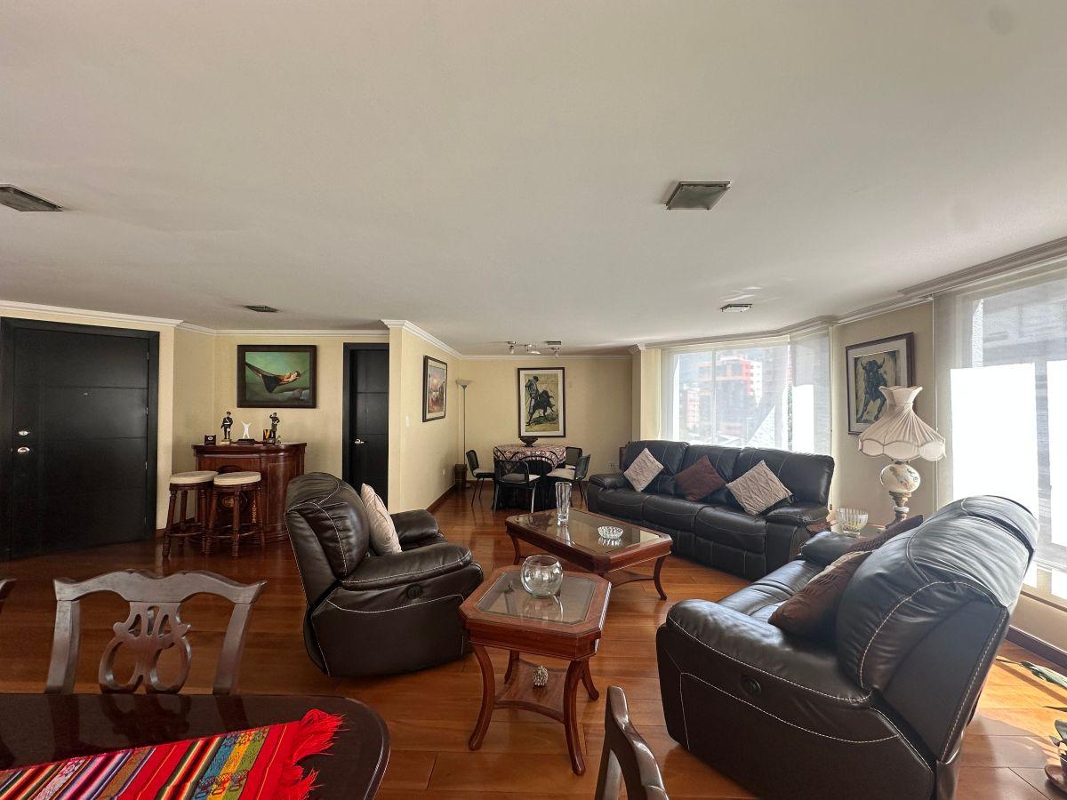Vendo Bosmediano y Carlos Guerrero Hermoso Departamento 3 Dorm. 2 Estacionamientos, 1 Bodega. Provincia de Pichincha — imagen 9