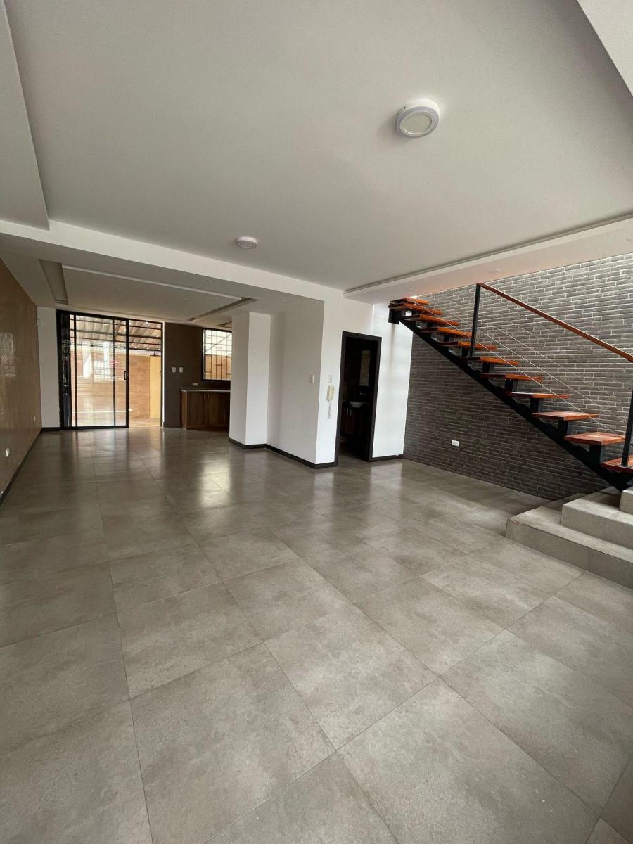 Venta Casa Amplia Dos Pisos Tres Dorm. Valle de Los Chillos Cashapamba — imagen 8
