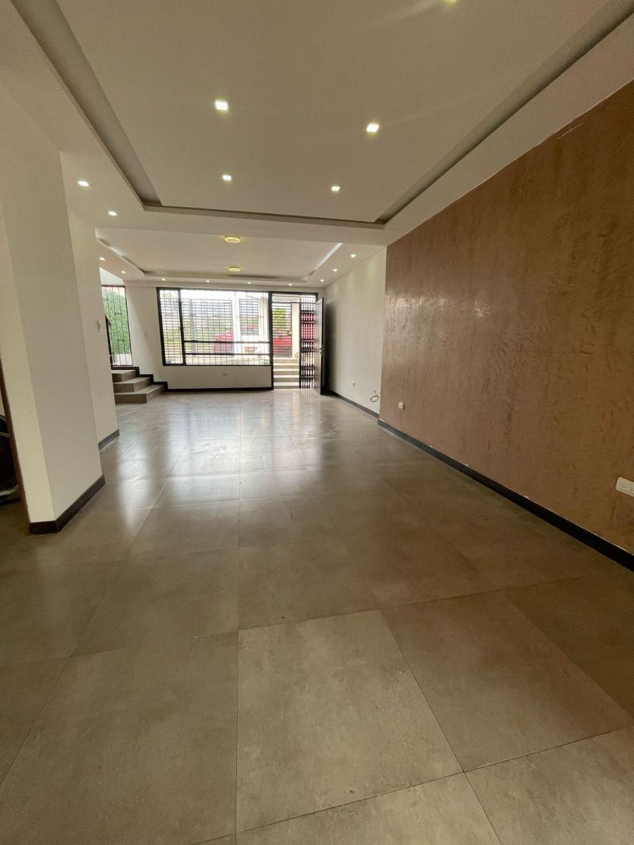 Venta Casa Amplia Dos Pisos Tres Dorm. Valle de Los Chillos Cashapamba — imagen 7