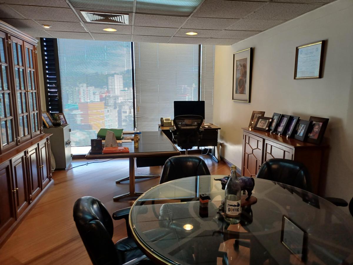 Vendo La Mejor Oficina en El Edificio Rio Amazonas — imagen 10