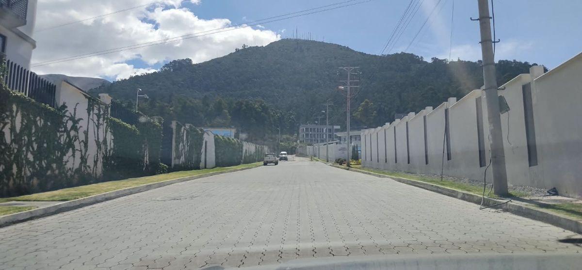 Iñaquito Alto, Vendo Terreno de 35900 m², Ideal Proyecto Inmobiliario. Provincia de Pichincha — imagen 5