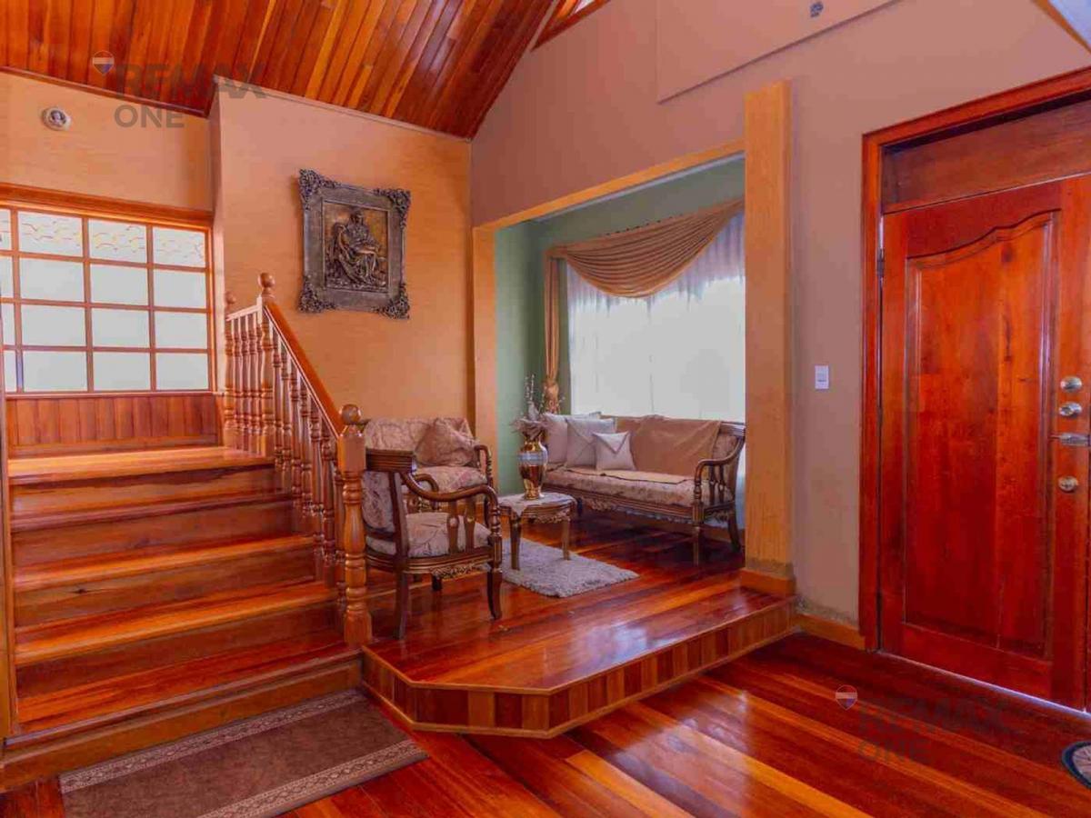 En Venta Lujosa Casa en Charasol Azogues — imagen 7